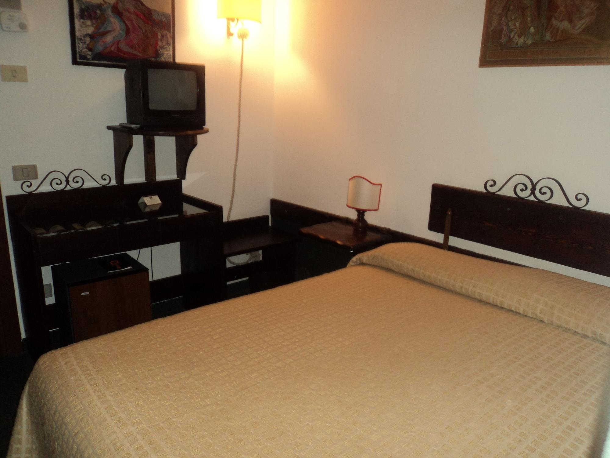 Hotel Gio Wine E Jazz Area بيرودجا المظهر الخارجي الصورة