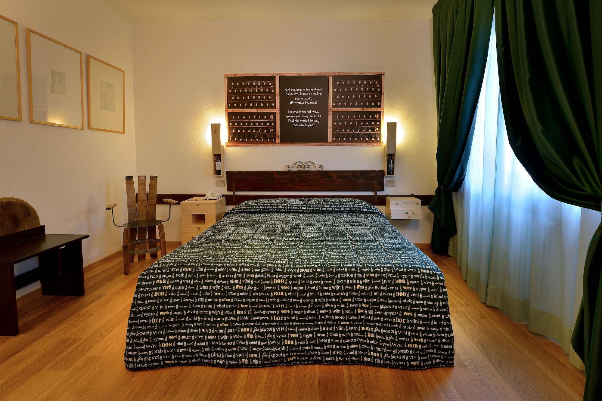Hotel Gio Wine E Jazz Area بيرودجا المظهر الخارجي الصورة