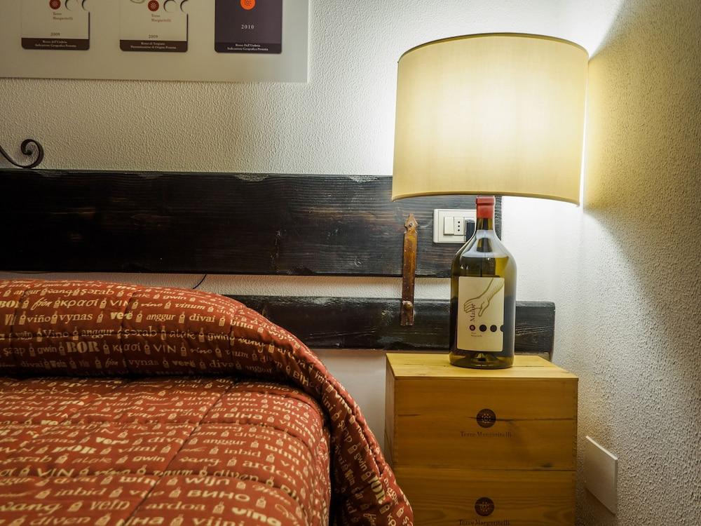 Hotel Gio Wine E Jazz Area بيرودجا المظهر الخارجي الصورة