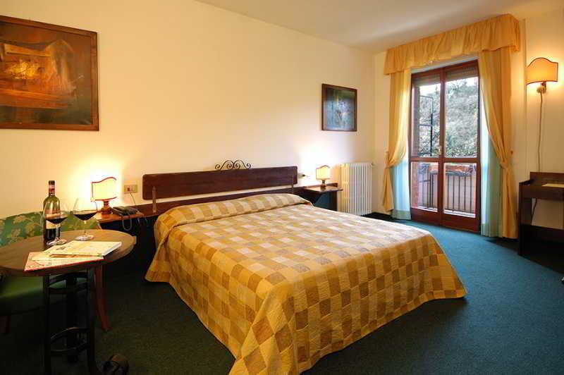 Hotel Gio Wine E Jazz Area بيرودجا المظهر الخارجي الصورة