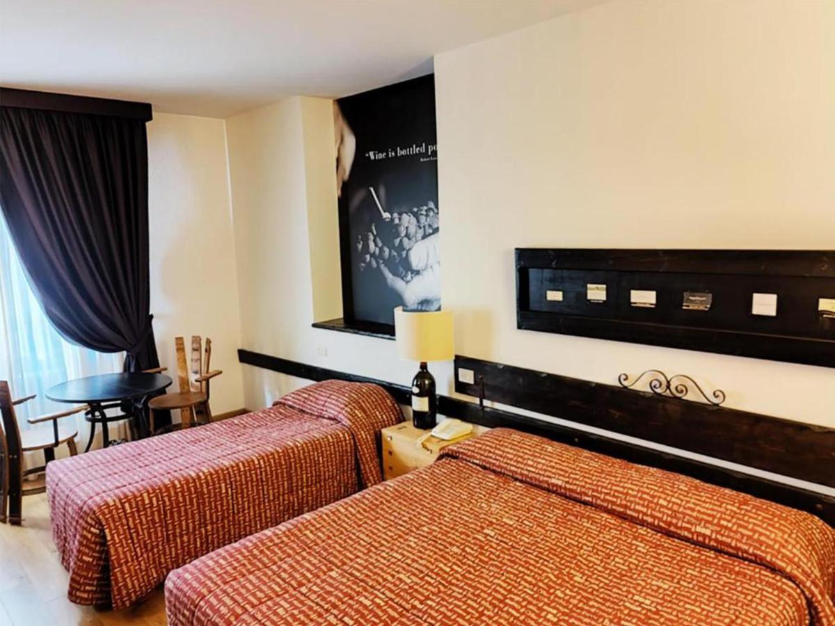 Hotel Gio Wine E Jazz Area بيرودجا المظهر الخارجي الصورة