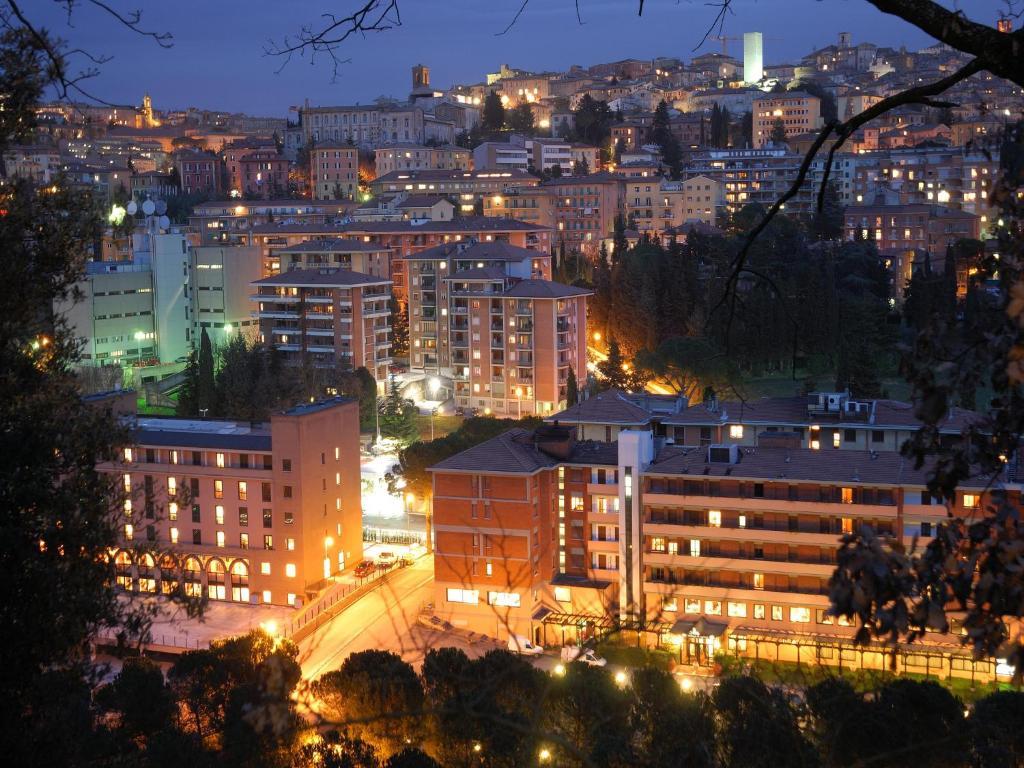 Hotel Gio Wine E Jazz Area بيرودجا المظهر الخارجي الصورة