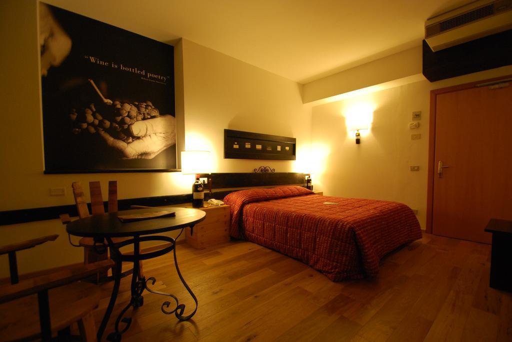 Hotel Gio Wine E Jazz Area بيرودجا المظهر الخارجي الصورة